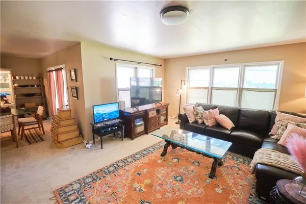 $245,000 | 608 Sycamore Lane, Pittsburg, KS 66762