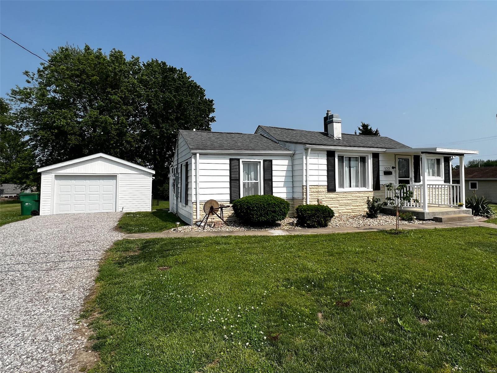 127 South Lawn Avenue O'Fallon, IL 62269 - Photo 2 of 22