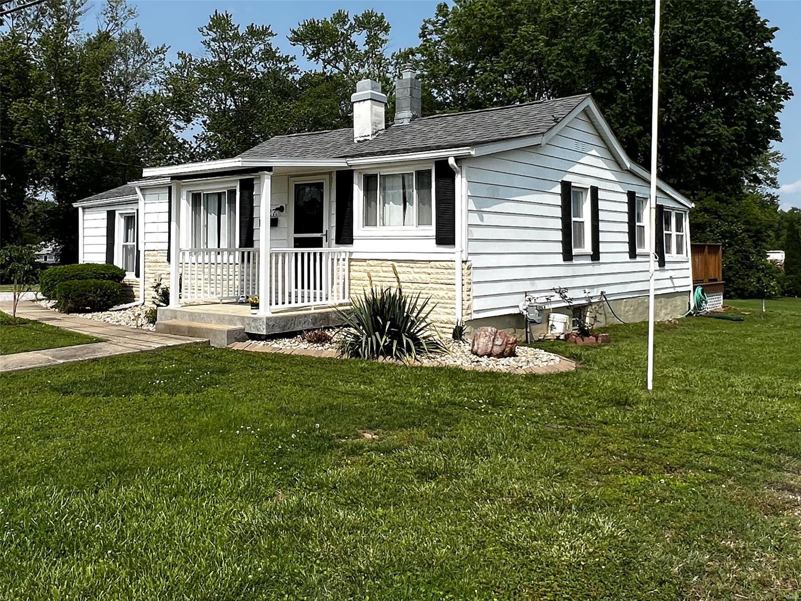 127 South Lawn Avenue O'Fallon, IL 62269 - Photo 4 of 22