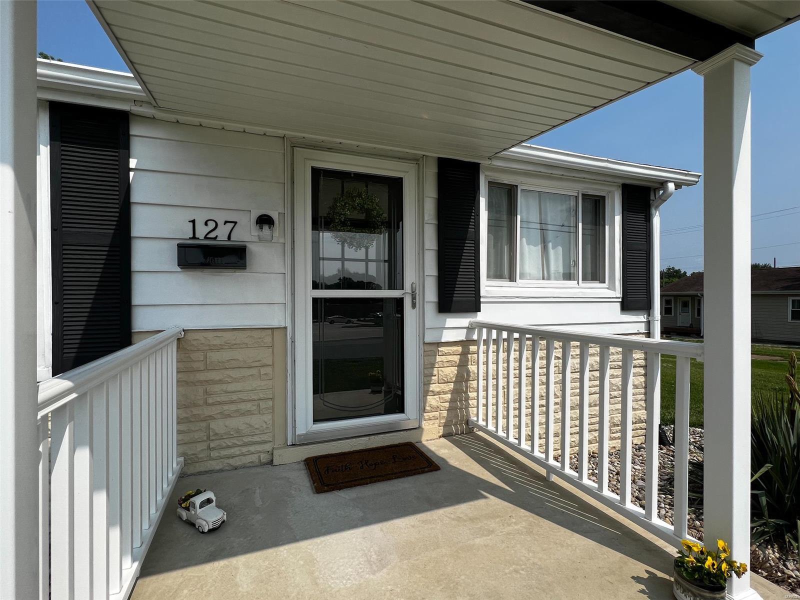 127 South Lawn Avenue O'Fallon, IL 62269 - Photo 5 of 22