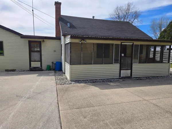$135,000 | 2020 Herman Road, Manitowoc, WI 54220