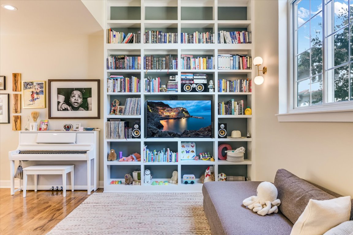 1529 Barton Springs Road, Unit 24 Austin, TX 78704 - Photo 6 of 20