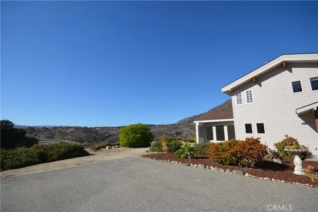 $1,100,000 | 2670 Vista Del Rio, Fallbrook, CA 92028