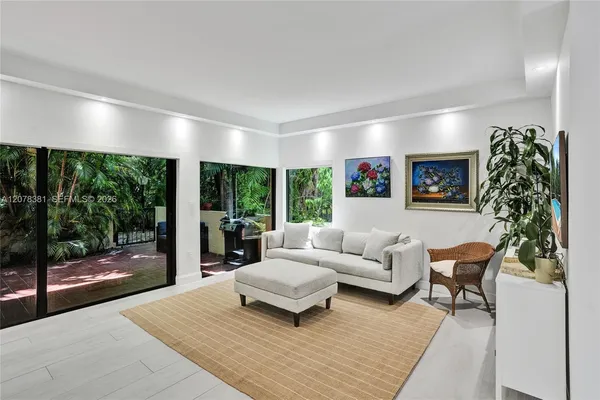 $950,000 | 2420 Brickell Avenue, Unit 108B, Miami, FL 33129