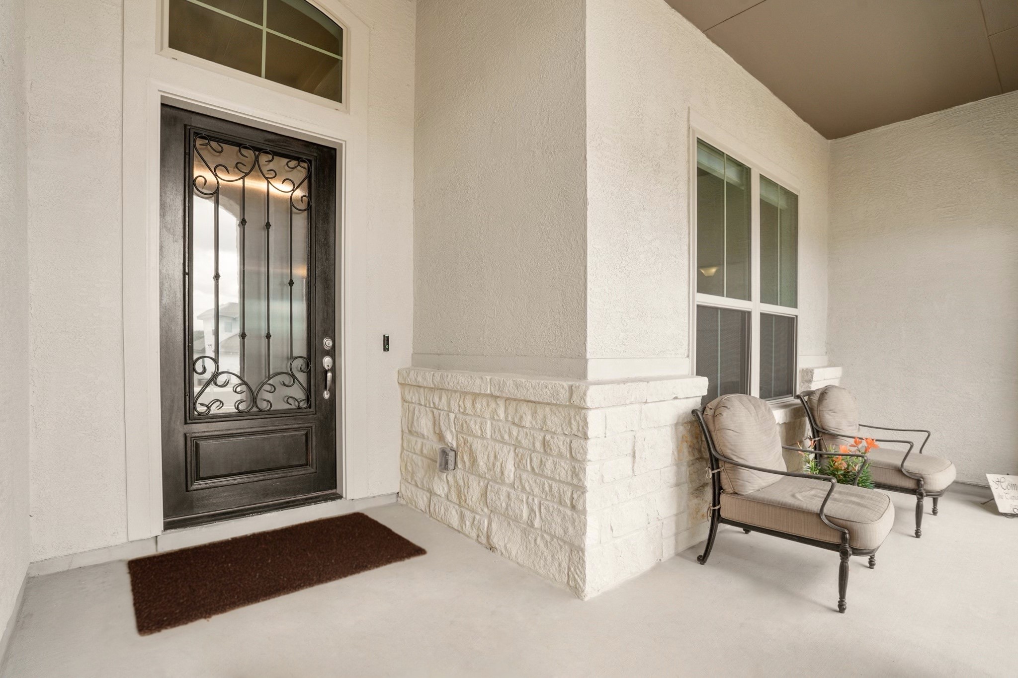 29411 Kearney Ridge Boerne, TX 78015 - Photo 2 of 34 a bedroom with a bed and a window