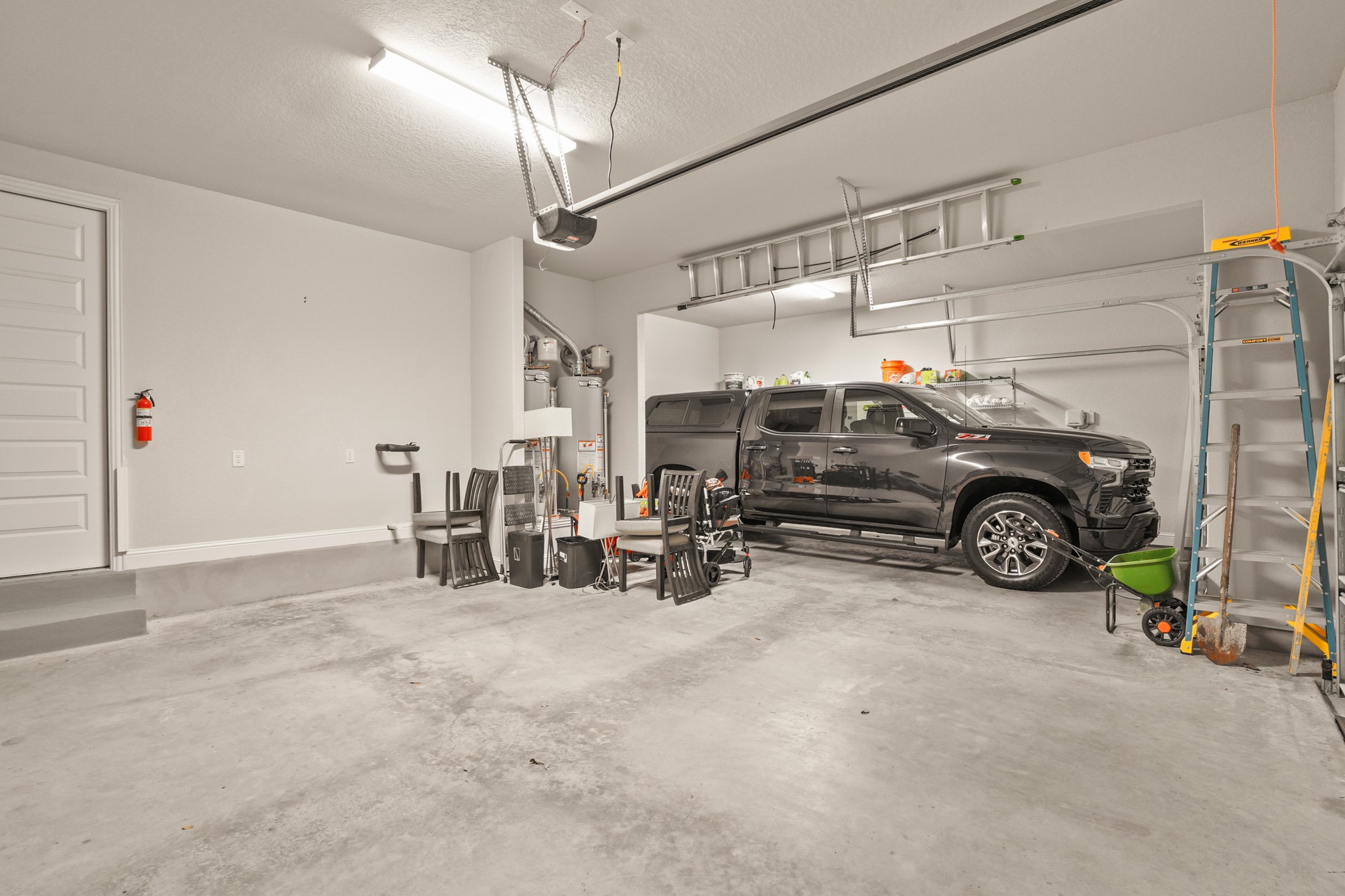 29411 Kearney Ridge Boerne, TX 78015 - Photo 27 of 34 a view of a garage
