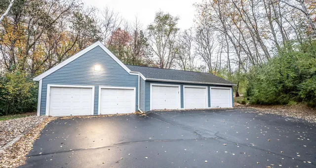 $149,900 | 1381 Berry Ridge Road, Unit 403, Eagan, MN 55123