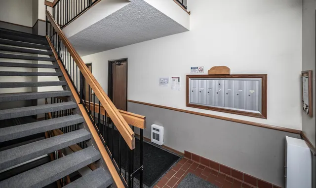 $149,900 | 1381 Berry Ridge Road, Unit 403, Eagan, MN 55123