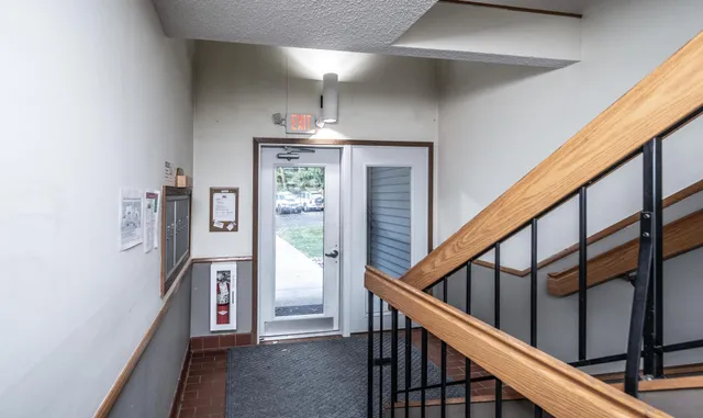 $149,900 | 1381 Berry Ridge Road, Unit 403, Eagan, MN 55123