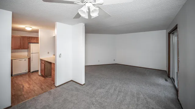 $149,900 | 1381 Berry Ridge Road, Unit 403, Eagan, MN 55123