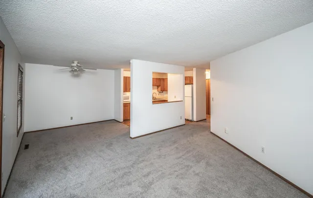 $149,900 | 1381 Berry Ridge Road, Unit 403, Eagan, MN 55123