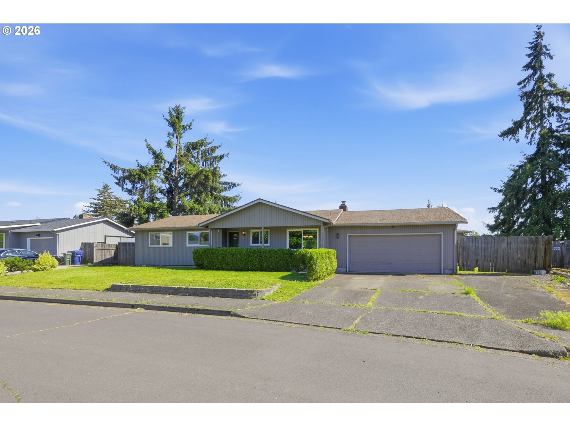 1233 Kenray Loop Springfield, OR 97477 - Photo 2 of 32
