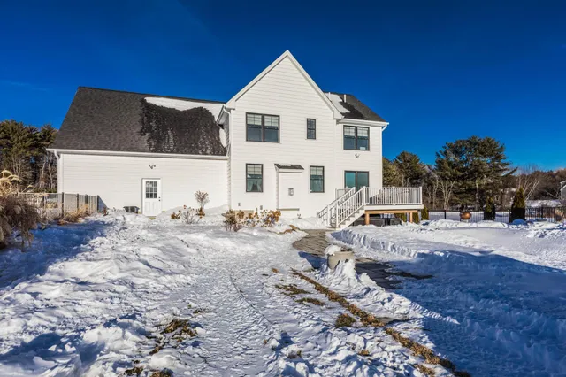 $1,275,000 | 19 Seward Farm Lane, Kittery, ME 03904
