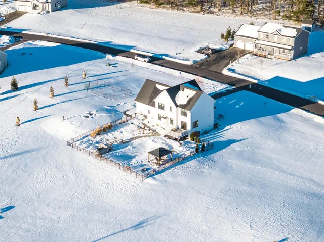 $1,275,000 | 19 Seward Farm Lane, Kittery, ME 03904