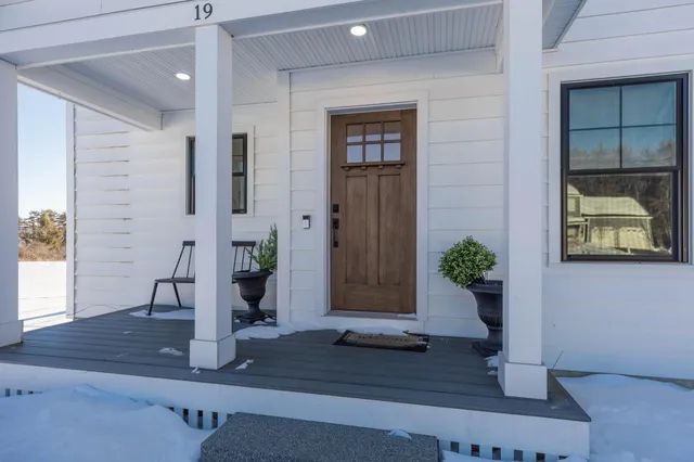 $1,275,000 | 19 Seward Farm Lane, Kittery, ME 03904