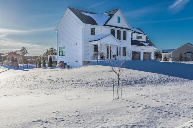 $1,275,000 | 19 Seward Farm Lane, Kittery, ME 03904
