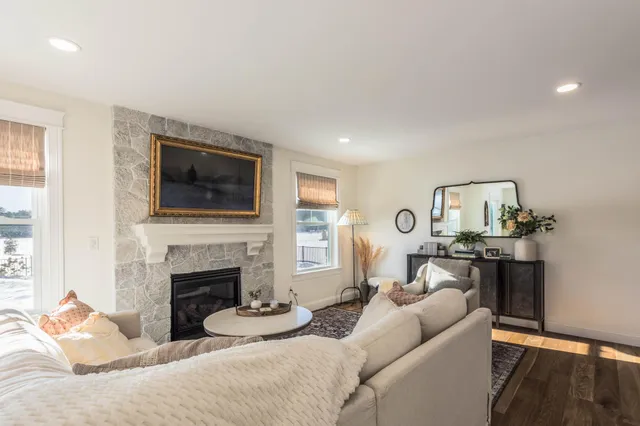$1,275,000 | 19 Seward Farm Lane, Kittery, ME 03904