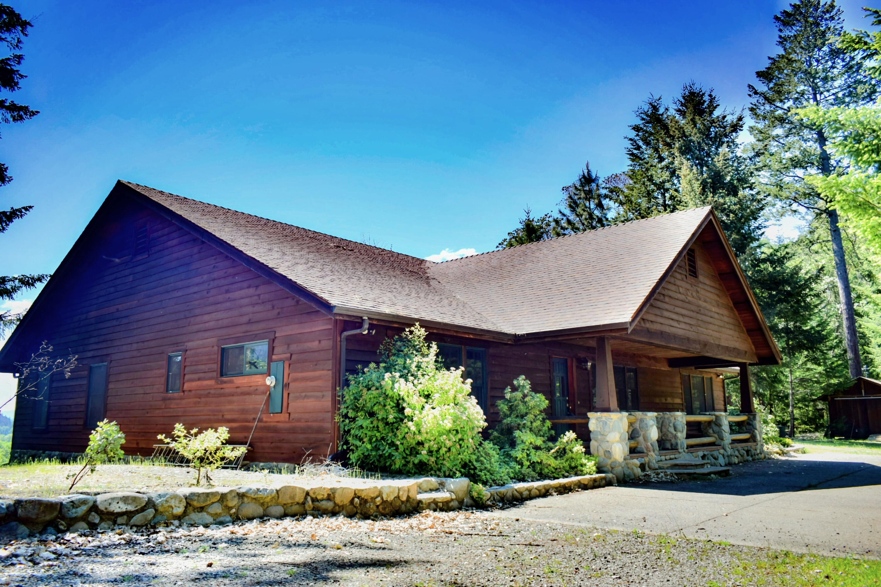 7419 Holland Corner Road Cave Junction, OR 97523 - Photo 2 of 48