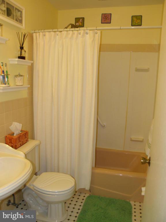 522 Hemlock Circle Lititz, PA 17543 - Photo 12 of 20 Gallery Image 12