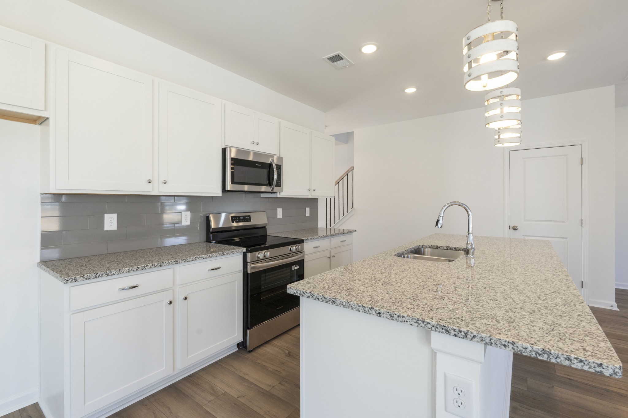 802 Ridgefield Way Clarksville, TN 37042 - Photo 8 of 27 Gallery Image 8