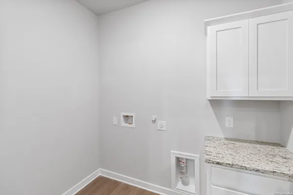 $637,500 | 428 Cross Barn Boulevard, Buda, TX 78610