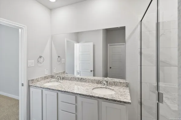 $637,500 | 428 Cross Barn Boulevard, Buda, TX 78610
