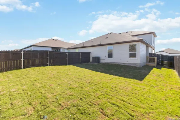 $637,500 | 428 Cross Barn Boulevard, Buda, TX 78610
