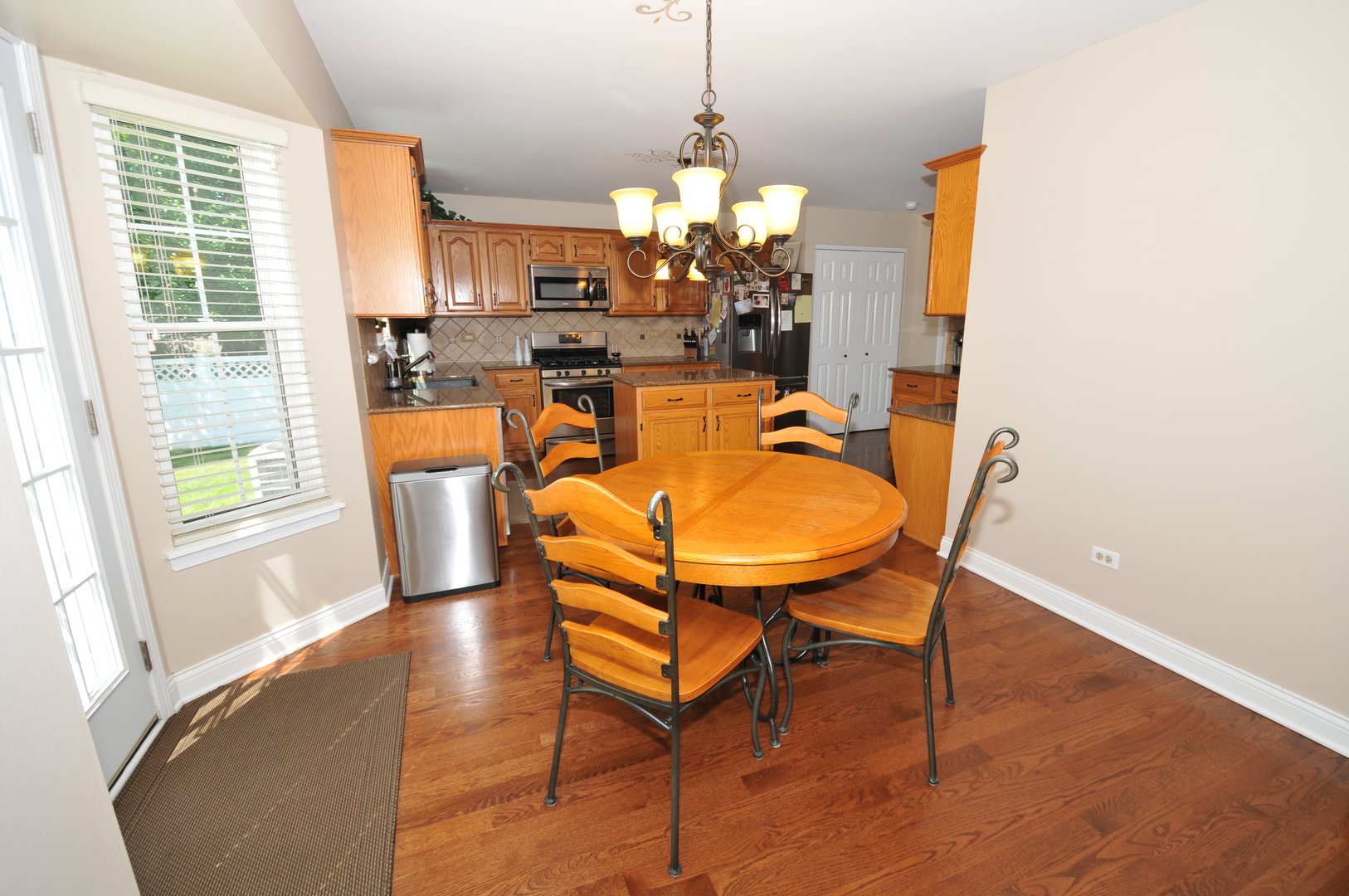 682 Mayfair Drive Carol Stream, IL 60188 - Photo 16 of 50