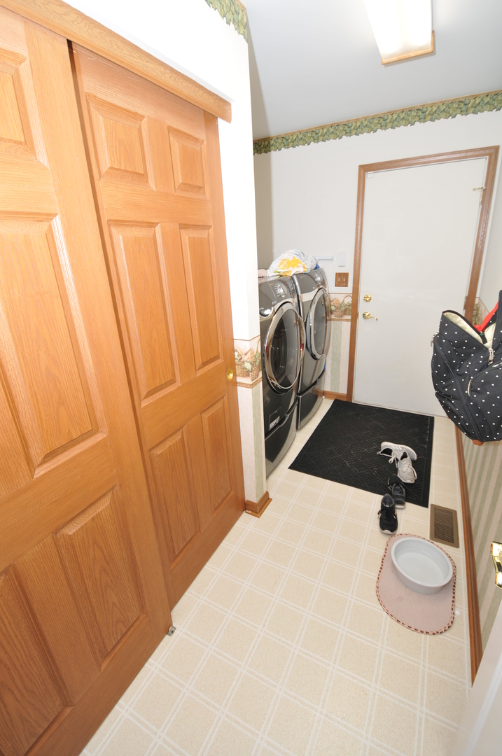 682 Mayfair Drive Carol Stream, IL 60188 - Photo 21 of 50