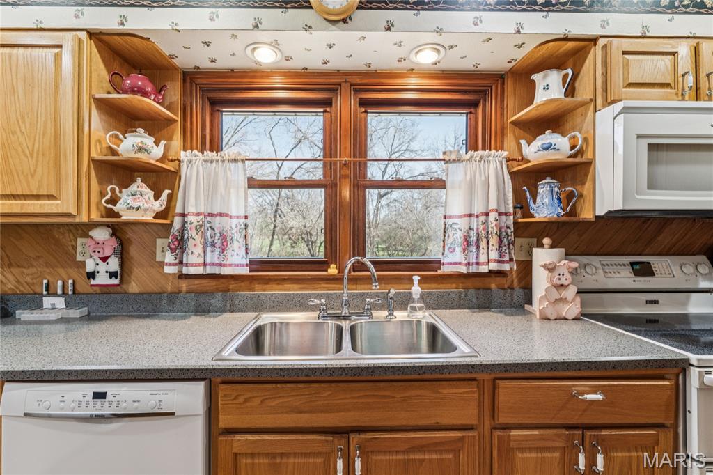 2275 Charbonier Road Florissant, MO 63031 - Photo 14 of 33