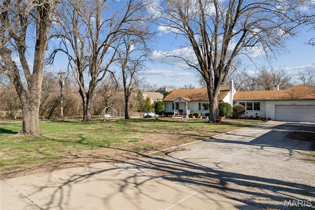 2275 Charbonier Road Florissant, MO 63031 - Photo 2 of 33