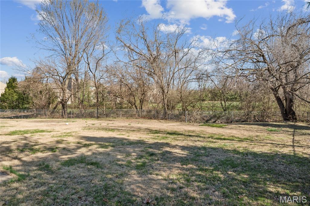 2275 Charbonier Road Florissant, MO 63031 - Photo 28 of 33