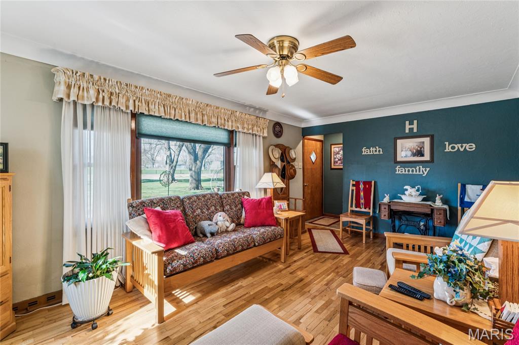 2275 Charbonier Road Florissant, MO 63031 - Photo 8 of 33