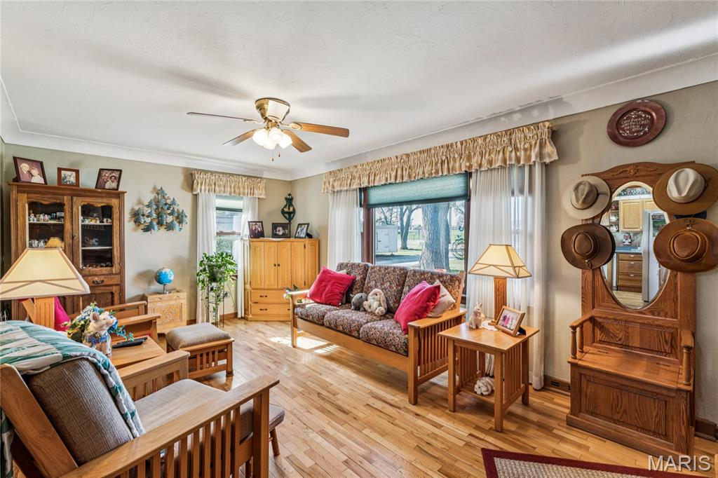 2275 Charbonier Road Florissant, MO 63031 - Photo 9 of 33