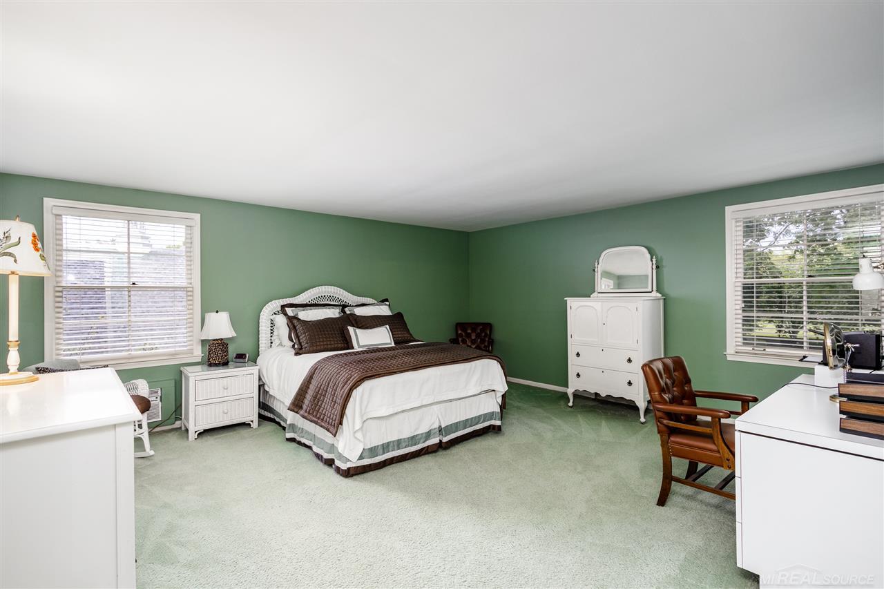 521 Renaud Road Grosse Pointe, MI 48236 - Photo 36 of 89 50035421-35.JPG