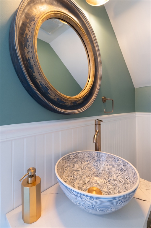 31 Beach Road Gloucester, MA 01930 - Photo 11 of 43