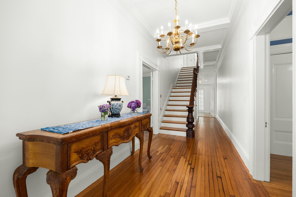 31 Beach Road Gloucester, MA 01930 - Photo 17 of 43 a dining room with furniture and wooden floor
