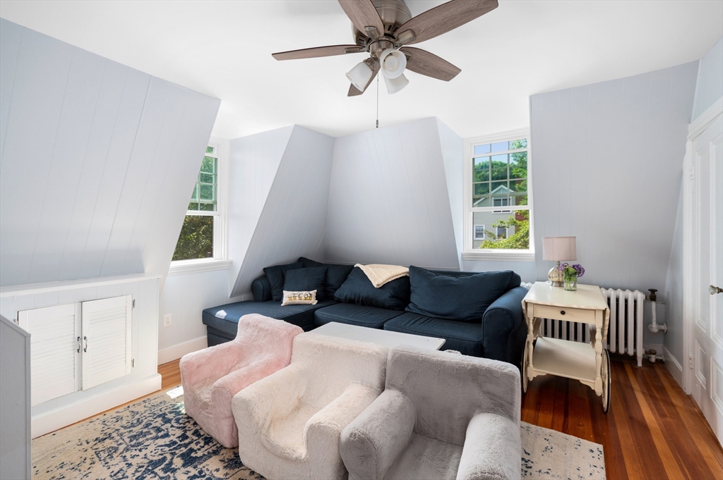 31 Beach Road Gloucester, MA 01930 - Photo 28 of 43 a living room with furniture and a window