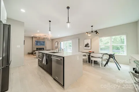 $1,525,000 | 2934 Springs Drive, Charlotte, NC 28226