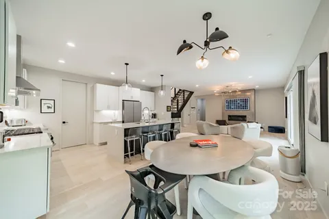 $1,525,000 | 2934 Springs Drive, Charlotte, NC 28226