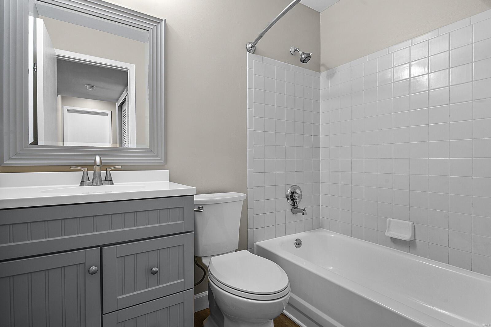 701 Ridgeside Drive, Unit K Ballwin, MO 63021 - Photo 14 of 18 Gallery Image 14