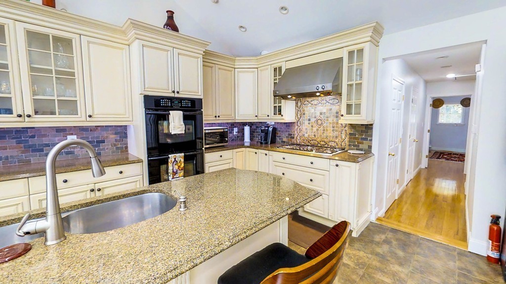 108 Rattlesnake Hill Road Andover, MA 01810 - Photo 6 of 29