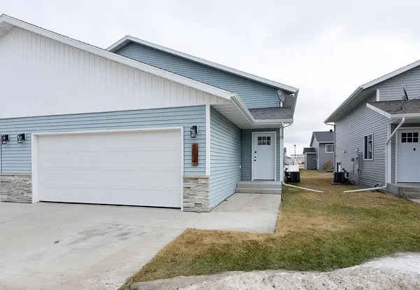 $275,000 | 153 Pine Avenue, Mapleton, ND 58059