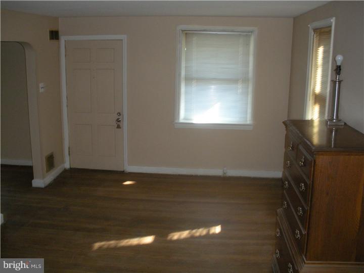 12 West Chelton Road Brookhaven, PA 19015 - Photo 3 of 10 Living Room