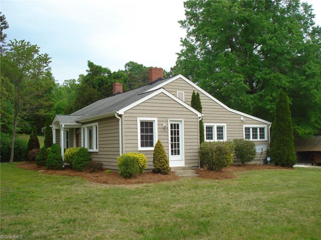 734 Sunset Road Clemmons, NC 27012 - Photo 3 of 29 Gallery Image 3
