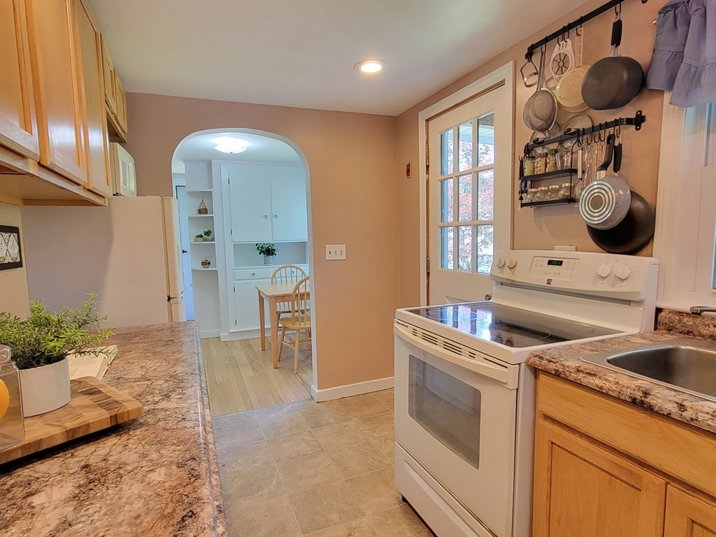 62 Woodland Road Ashland, MA 01721 - Photo 18 of 28 Gallery Image 18