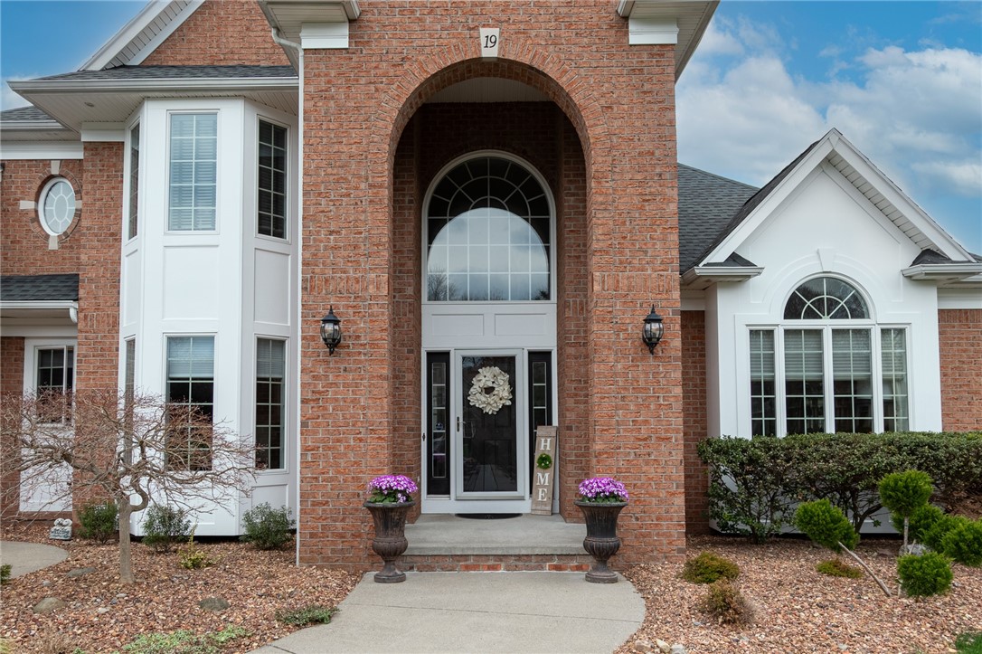 19 Brunson Way Perinton, NY 14526 - Photo 3 of 35