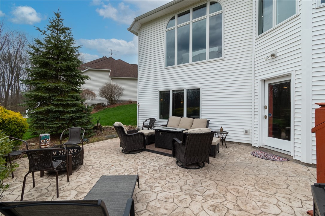 19 Brunson Way Perinton, NY 14526 - Photo 4 of 35