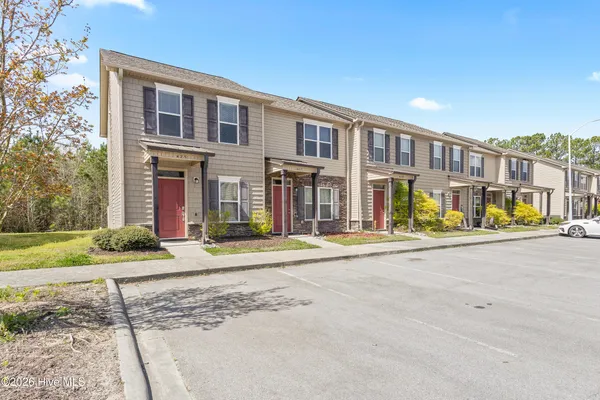 $1,300 | 425 Sullivan Loop Road, Midway Park, NC 28544