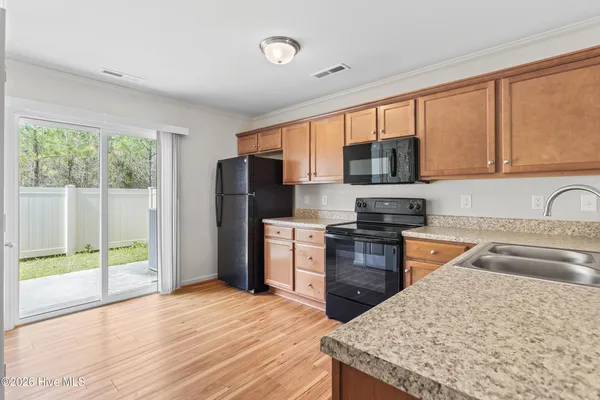$1,300 | 425 Sullivan Loop Road, Midway Park, NC 28544